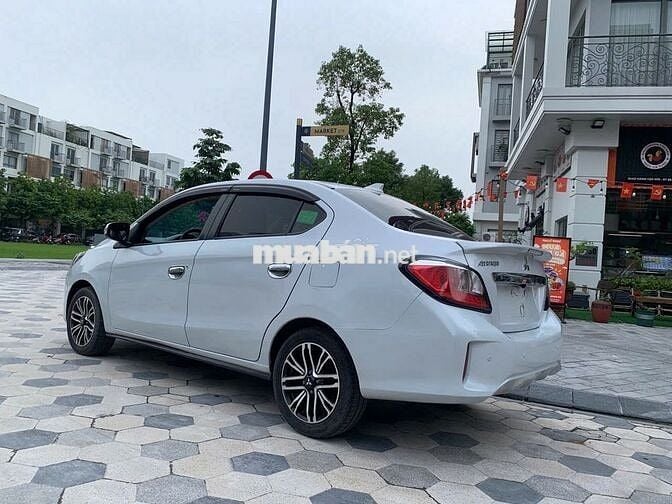 Mitsubishi Attrage 2021 màu trắng