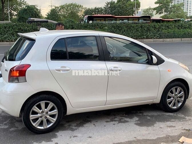 Toyota Yaris 1.3 AT nhập Nhật 2010