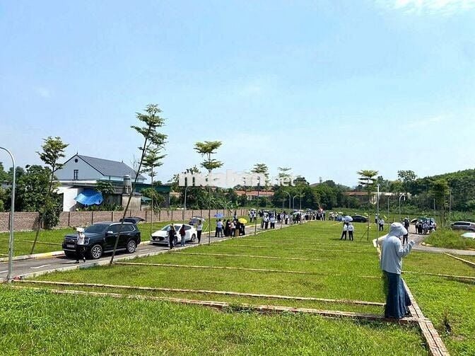 BÁN ĐẤT 2 TỶ GẦN ĐHQG HÀ NỘI, GẦN FPT