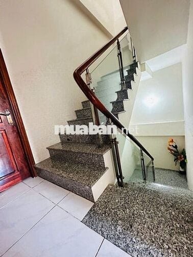 Cho thuê nhà đường b4 kdc hưng phú 1 gần đường lý thái tổ giá 11 triệu