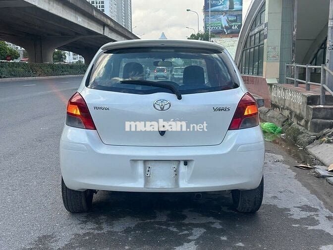 Toyota Yaris 1.3 AT nhập Nhật 2010