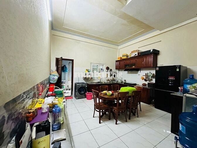 Cho thuê nhà đường b4 kdc hưng phú 1 gần đường lý thái tổ giá 11 triệu