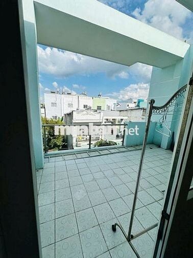 Cho thuê nhà đường b4 kdc hưng phú 1 gần đường lý thái tổ giá 11 triệu