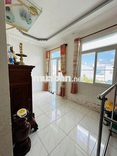 Cho thuê nhà đường b4 kdc hưng phú 1 gần đường lý thái tổ giá 11 triệu