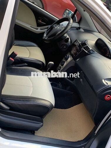 Toyota Yaris 1.3 AT nhập Nhật 2010