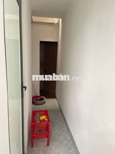 Cần bán 2 căn nhà, 1 căn mặt tiền và 1 căn hẻm đuờng LÝ THÁI TỔ