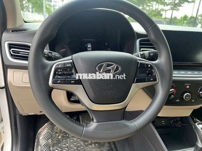 Hyundai Accent 1.4 AT 2021 màu trắng