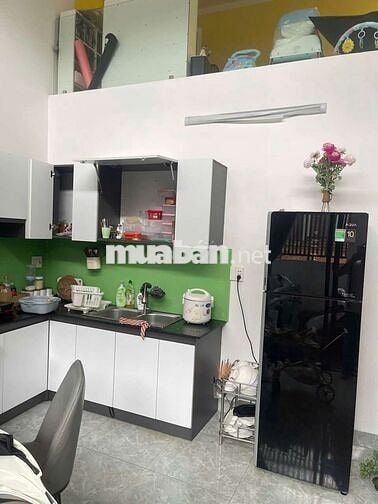 Cần bán 2 căn nhà, 1 căn mặt tiền và 1 căn hẻm đuờng LÝ THÁI TỔ