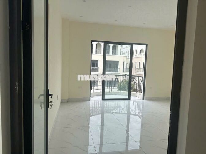 Cho thuê nhà liền kề hoàn thiện 5 tầng 6 phòng ngủ khép kín giá 12tr