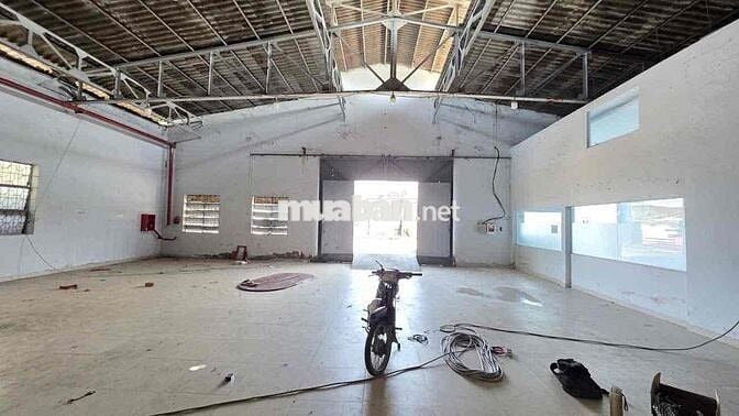 cho thuê mặt bằng đường Trần Hưng Đạo dt 1800 m ngang 12.5 m