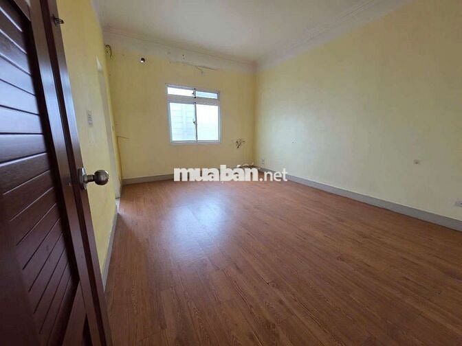 NGUYỄN SƠN - Nguyên Căn Lô Góc - 130m2× 5 Tầng - Vp, cty