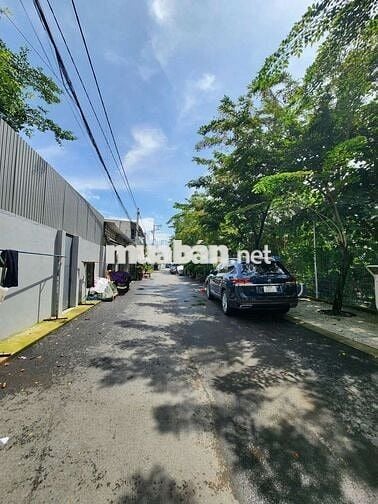 CHO THUÊ NHÀ HẺM XE HƠI NGAY CẦU ĐÚC NHỎ QL 13