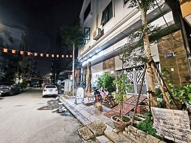 An Dương Vương – Ô Tô Tránh – 55 M – Đất – MT 4.5 M – Giá 16.7 Tỷ. 