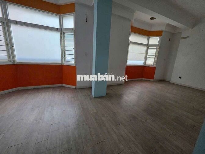 NGUYỄN SƠN - Nguyên Căn Lô Góc - 130m2× 5 Tầng - Vp, cty