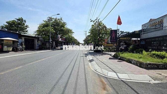 cho thuê mặt bằng đường Trần Hưng Đạo dt 1800 m ngang 12.5 m