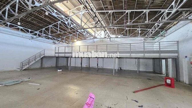 cho thuê mặt bằng đường Trần Hưng Đạo dt 1800 m ngang 12.5 m