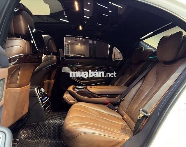 Mercedes Benz S Class 2018 S450L - 70000 km