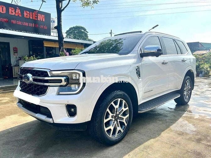Ford Everest 2024 Titanium+ 2.0 AT 4x4 - 12000 km