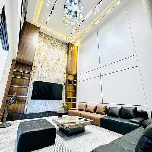 🔥 SIÊU PHẨM 5 TẦNG THANG MÁY – TUYẾN 2 THIÊN LÔI, SÁT AEON MALL 🔥