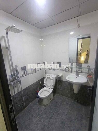 CHO THUÊ CẢ NHÀ 3 TẦNG MỚI GIÁ 8Trieu