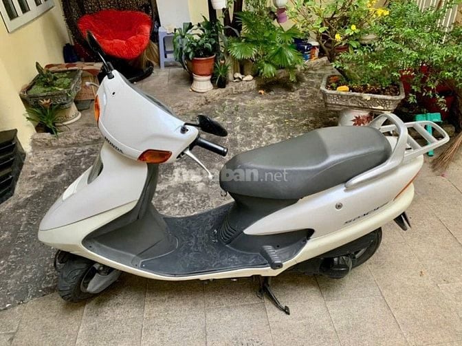 Gia đình bán xe Spacy Nhật nữ ít sử dụng