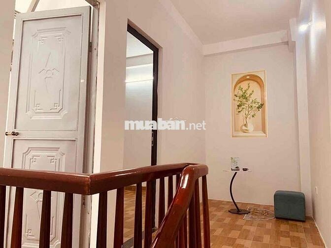 CHO THUÊ CẢ NHÀ 3 TẦNG MỚI GIÁ 8Trieu