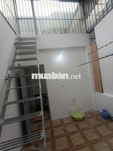 CHO THUÊ CẢ NHÀ 3 TẦNG MỚI GIÁ 8Trieu