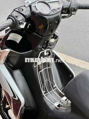 > Nouvo 5 2014 biển số TPHCM, có căn cước chủ xe