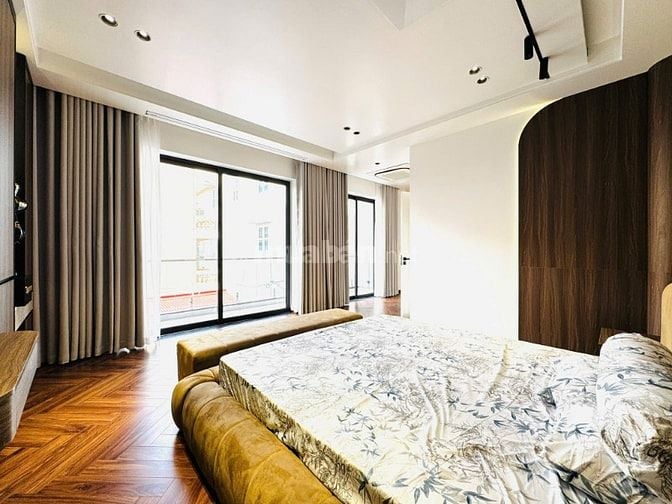 🔥 SIÊU PHẨM 5 TẦNG THANG MÁY – TUYẾN 2 THIÊN LÔI, SÁT AEON MALL 🔥