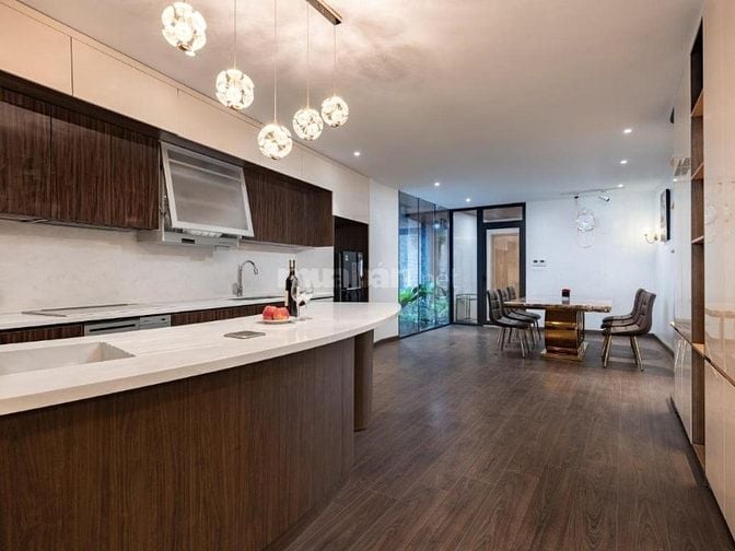 Bán toà căn hộ dịch vụ mặt Hồ Tây, 35 phòng