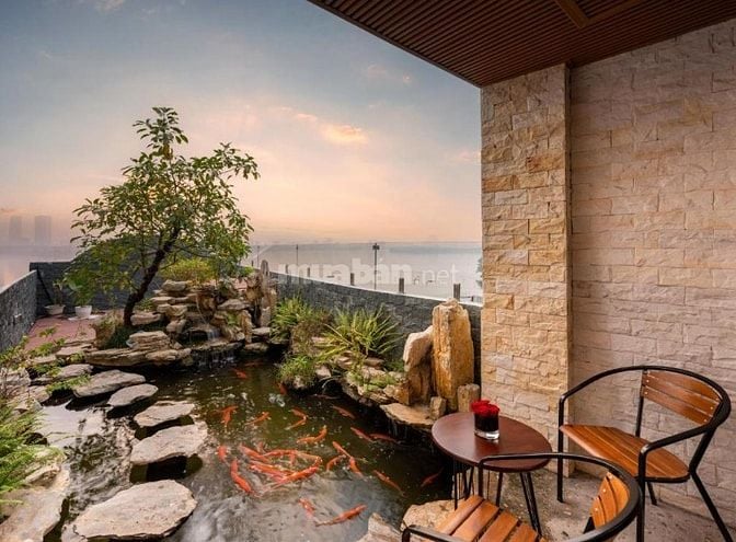 Bán toà căn hộ dịch vụ mặt Hồ Tây, 35 phòng