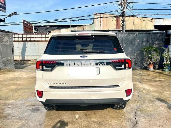 Ford Everest 2024 Titanium+ 2.0 AT 4x4 - 12000 km