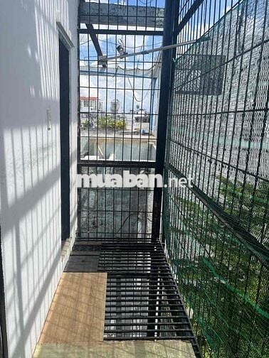 TRỐNG SẴN VÀI PHÒNG BAN CÔNG - THIẾT KẾ HIỆN ĐẠI SẴN MÁY LẠNH