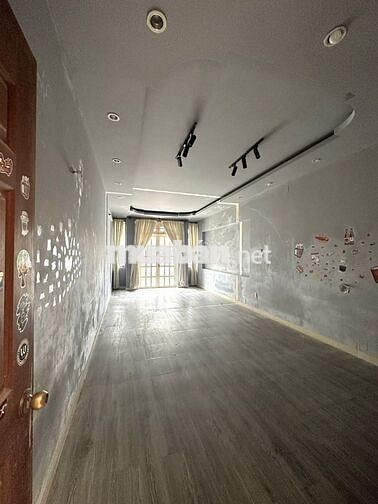 MT Kinh Doanh Nguyễn Gia Trí 4 x 20_Trệt, 4 lầu 40Tr