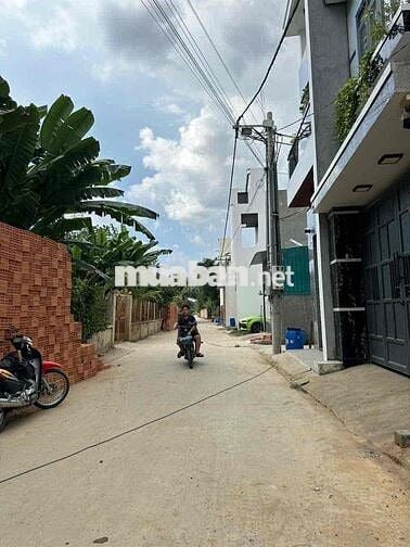 Chính chủ bán NHÀ 2 MT, SHR, 3PN, 2WC, 1 trệt+ 1 tầng 68m2