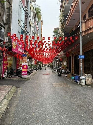 Bán nhà mặt ngõ 154 Ngọc Lâm. Nhày 5 tầng nở hậu đẹp. Ngõ kinh doanh