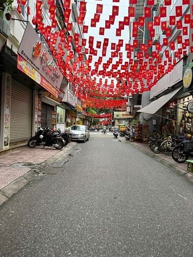 Bán nhà mặt ngõ 154 Ngọc Lâm. Nhày 5 tầng nở hậu đẹp. Ngõ kinh doanh