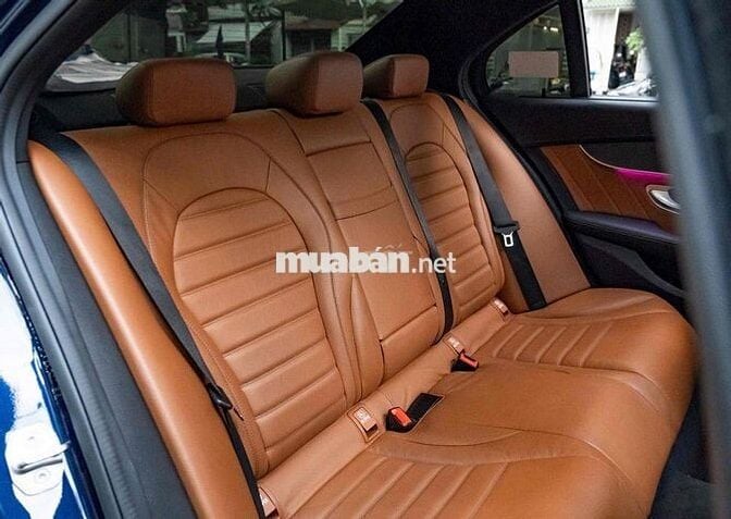 C300 AMG Sx 2021 . Odo 2v7 Km . Chỉ 3xxtr Nhan xe