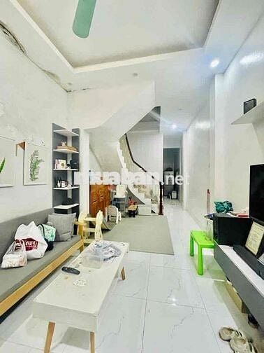 Nhà Đẹp Cầu Giấy 45m2 - 4 Tầng - Vừa Ở - Cho Thuê - Gần Phố - 9,5 Tỷ