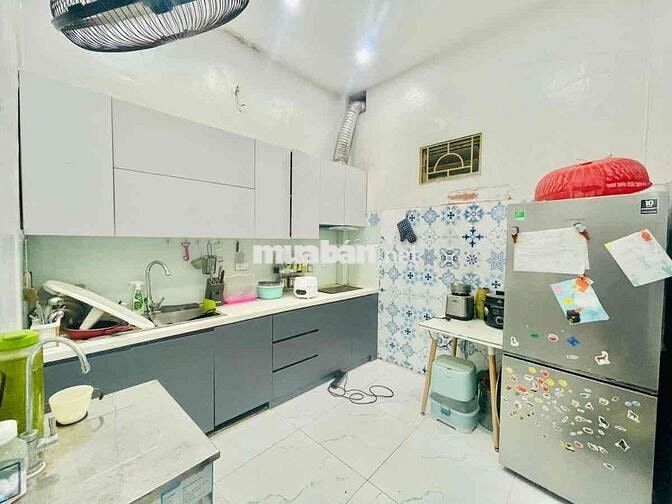 Nhà Đẹp Cầu Giấy 45m2 - 4 Tầng - Vừa Ở - Cho Thuê - Gần Phố - 9,5 Tỷ