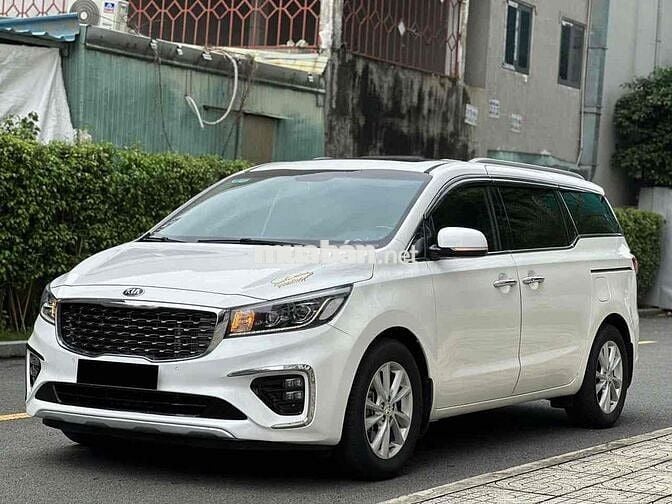 Kia Sedona 2019 Luxury D - 84000 km