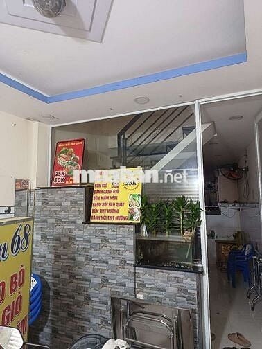 Cho thuê nhà mặt tiền 1 trệt 2 lầu 4 phòng ngủ 2 vệ sinh