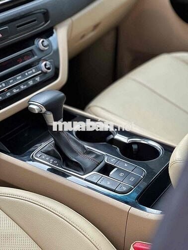 Kia Sedona 2019 Luxury D - 84000 km