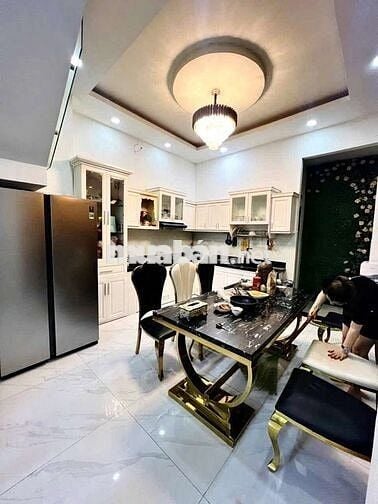 Mái ấm đẹp 4 tầng 60m2 dọn vào ở ngay gần Lê Văn Quới