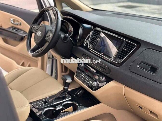 Kia Sedona 2019 Luxury D - 84000 km