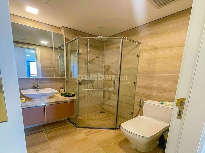 Căn hộ bán tại Vinhomes Golden River Quận 1 tầng cao tháp Aqua 1 110m2