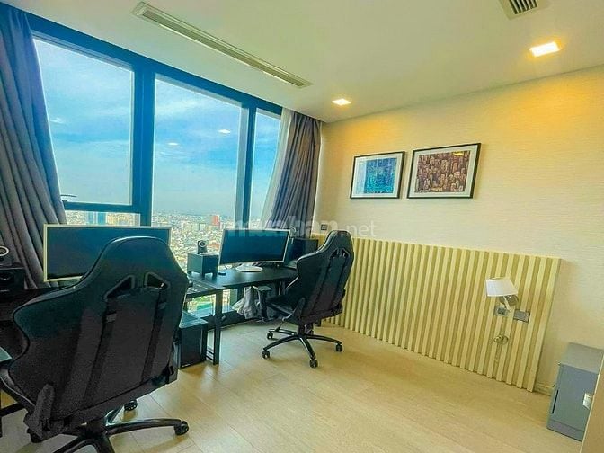 Căn hộ bán tại Vinhomes Golden River Quận 1 tầng cao tháp Aqua 1 110m2