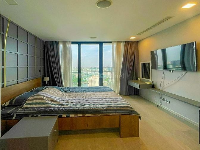 Căn hộ bán tại Vinhomes Golden River Quận 1 tầng cao tháp Aqua 1 110m2