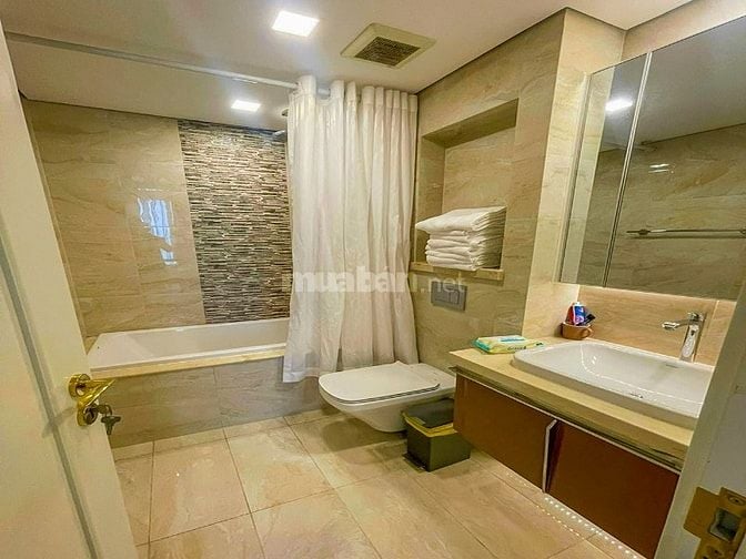 Căn hộ bán tại Vinhomes Golden River Quận 1 tầng cao tháp Aqua 1 110m2