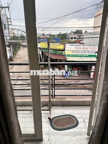 Cho thuê nhà mặt tiền 1 trệt 2 lầu 4 phòng ngủ 2 vệ sinh